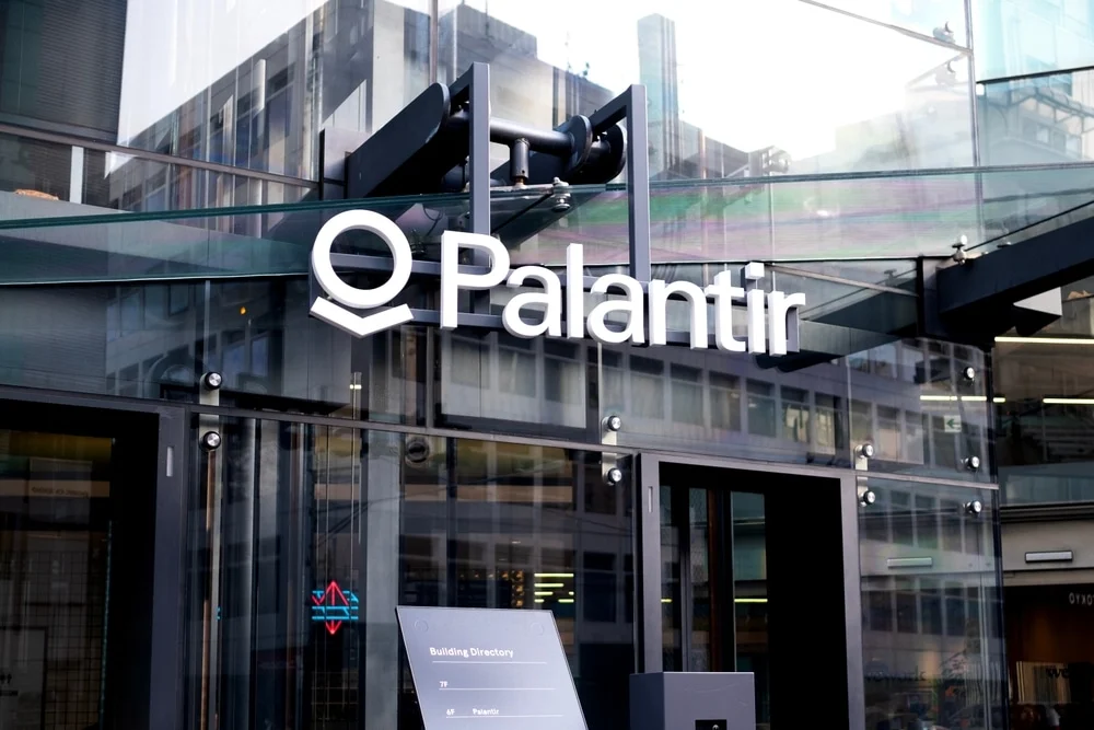 从狂热到冷静：投资者在Palantir Technologies高估值面前应如何抉择？